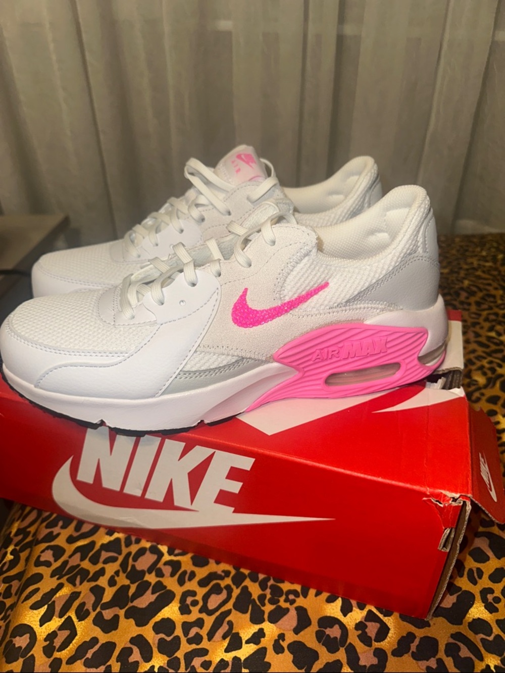 Nike Women’s Air Max White with Pink Bedazzled Accents Sneakers - Picture 2 of 4